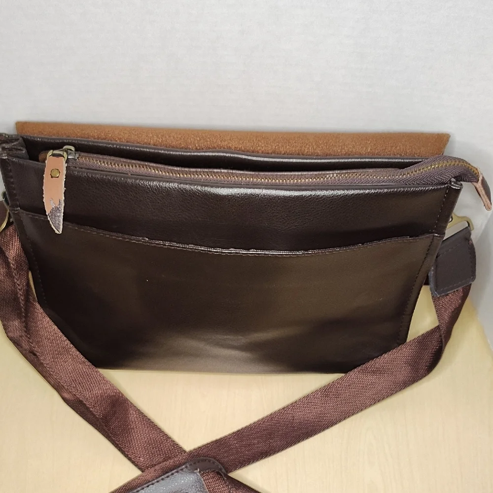Brown Leather Messenger Bag By Danten's Peigrid